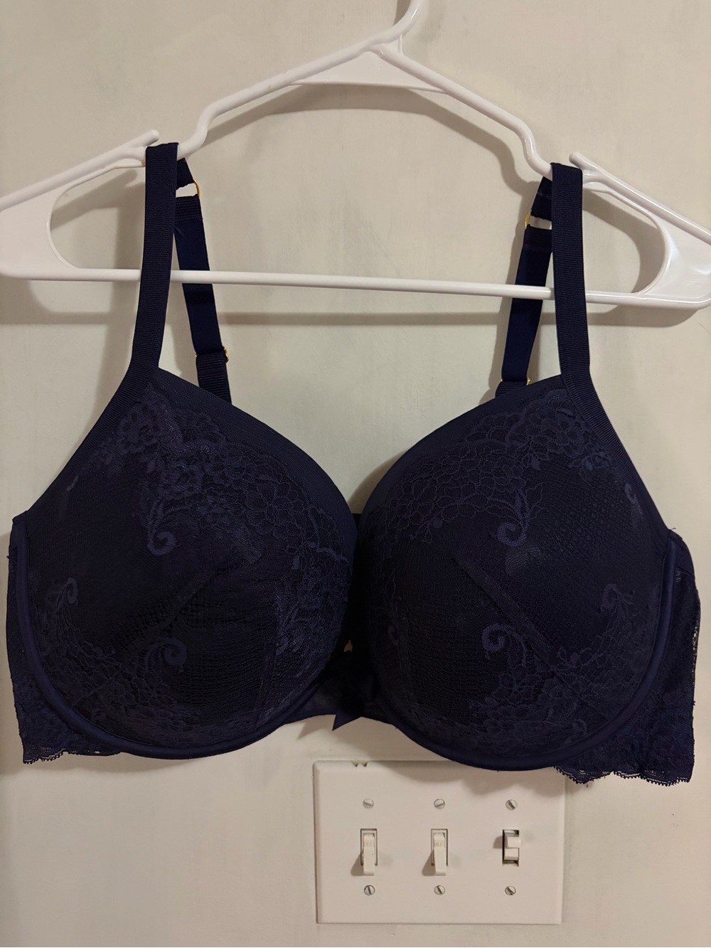 Torrid lace plunge push up bra size 44DD Preowned very good condition